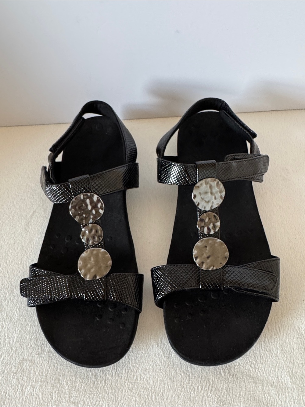 Vionic Metallic Medallion sandals